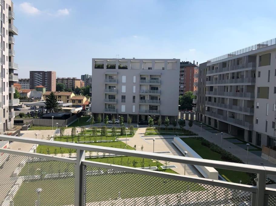 Luxury 3 Bedroom Apartment 100 Mq Next To Rho Fiera And San Siro Milano Eksteriør billede